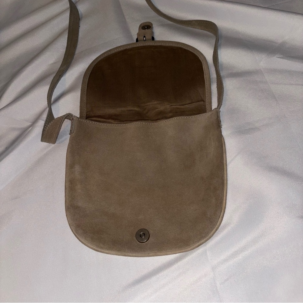 ❤️ BDG Minimalist Tan Suede Crossbody Bag Bohemian Hippie Shoulder Bag